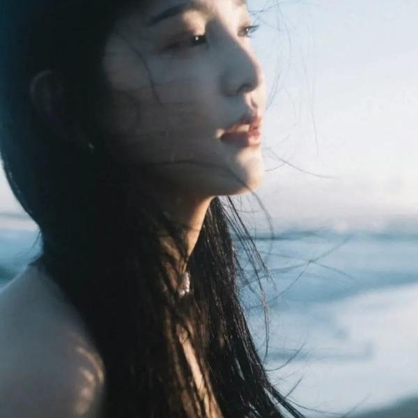 无边春色戏两儍